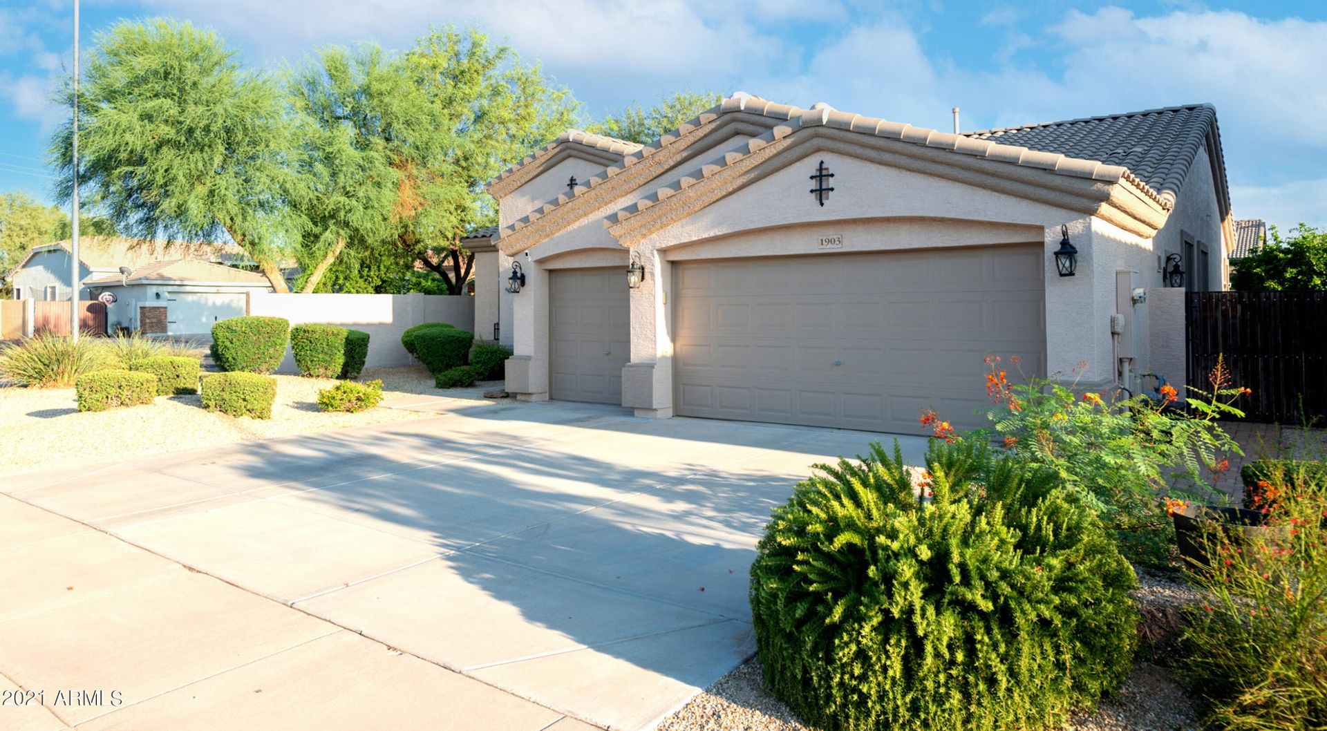 Chandler House: 1903 E Jade Pl