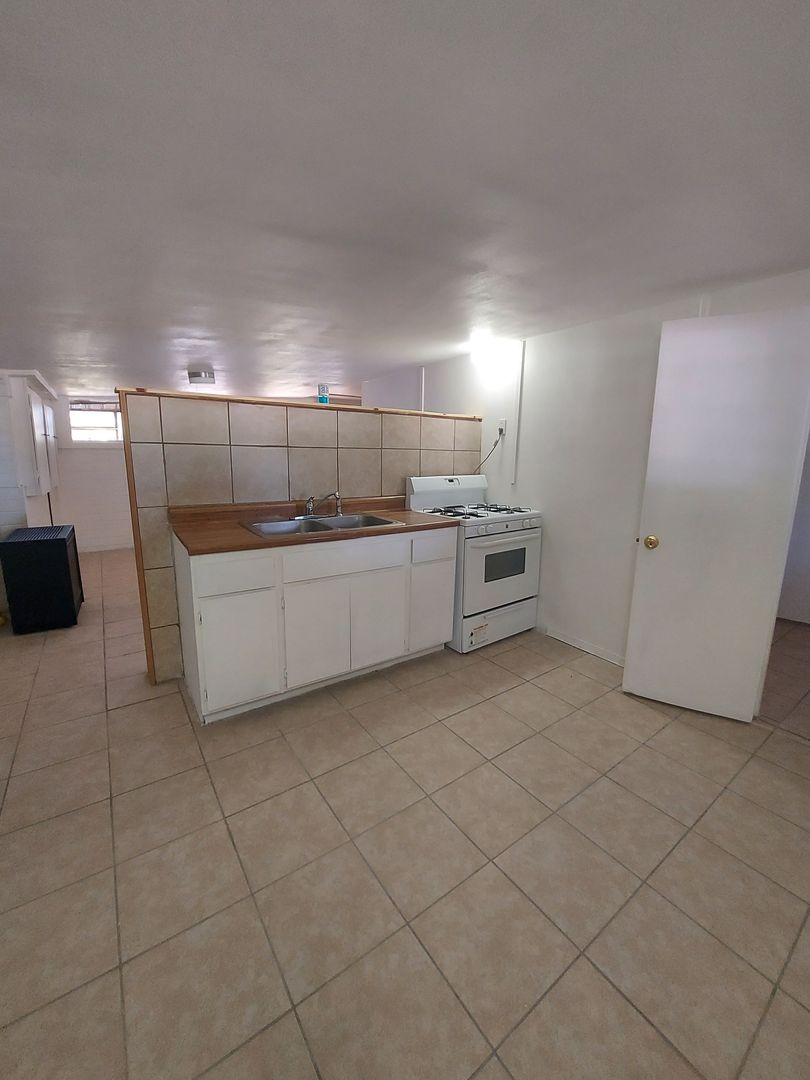 Sierra Vista Apartment: 206 North 1st Street A