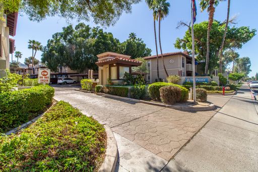Come Check Out this Classic 2BED, 2BATH CONDO – photo 1
