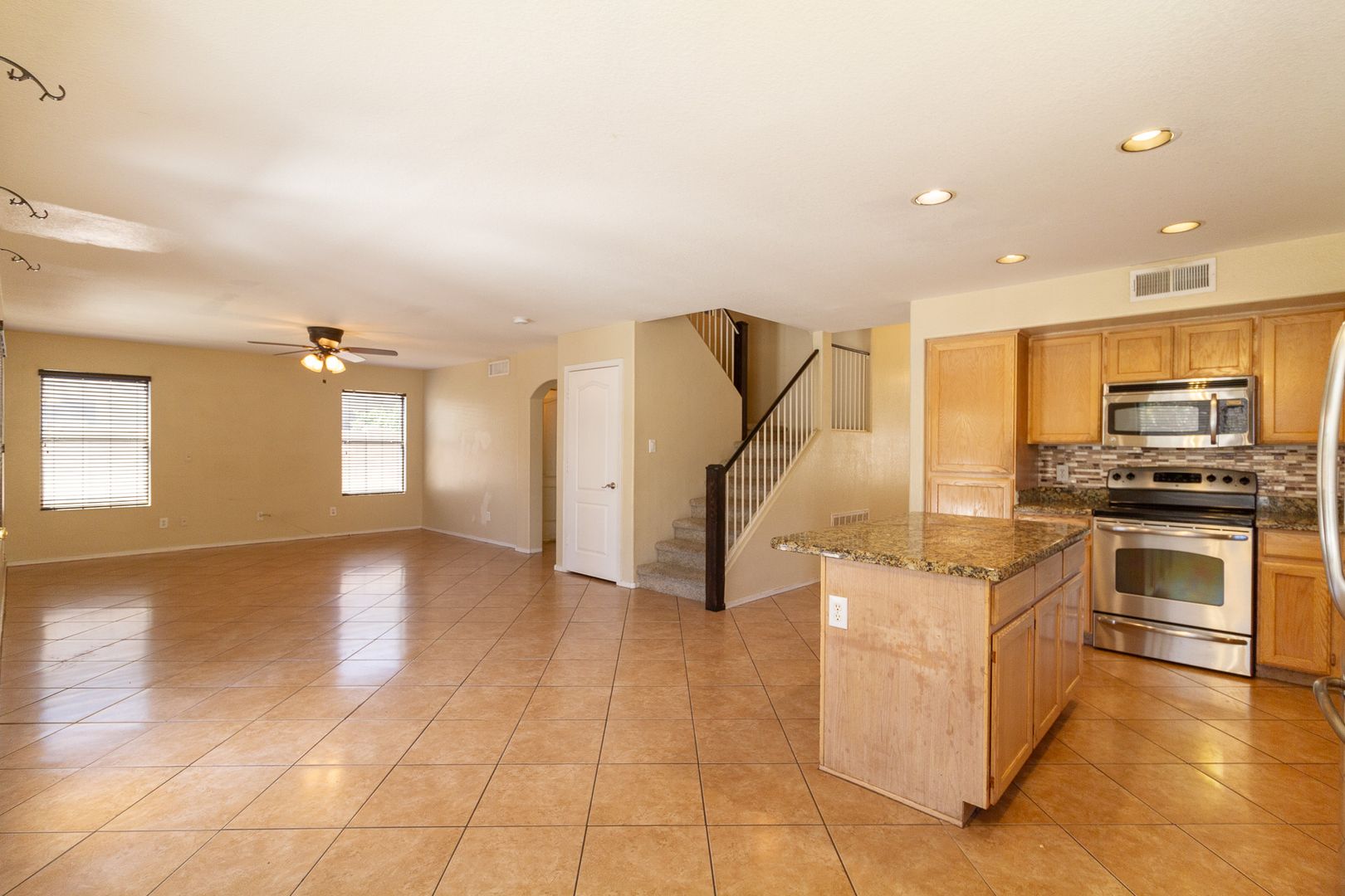GLENDALE House: 6423 W. ESCUDA RD