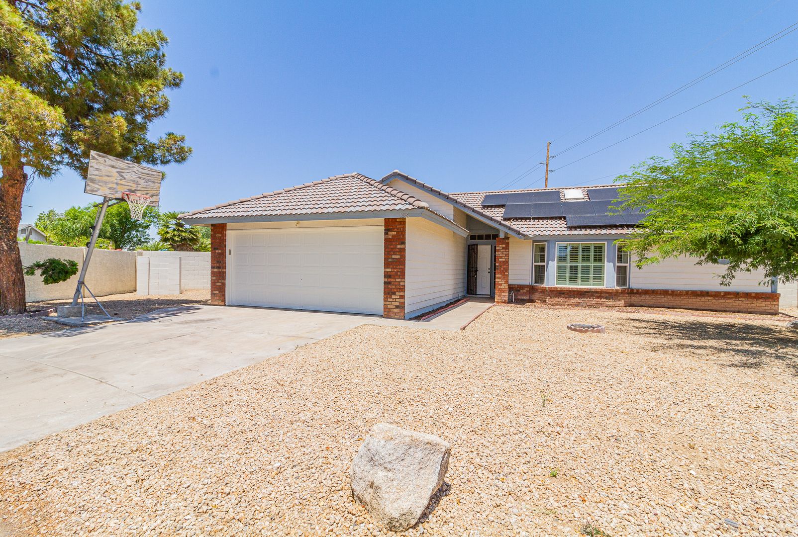 CHANDLER House: 1968 E. GOLDEN CT.