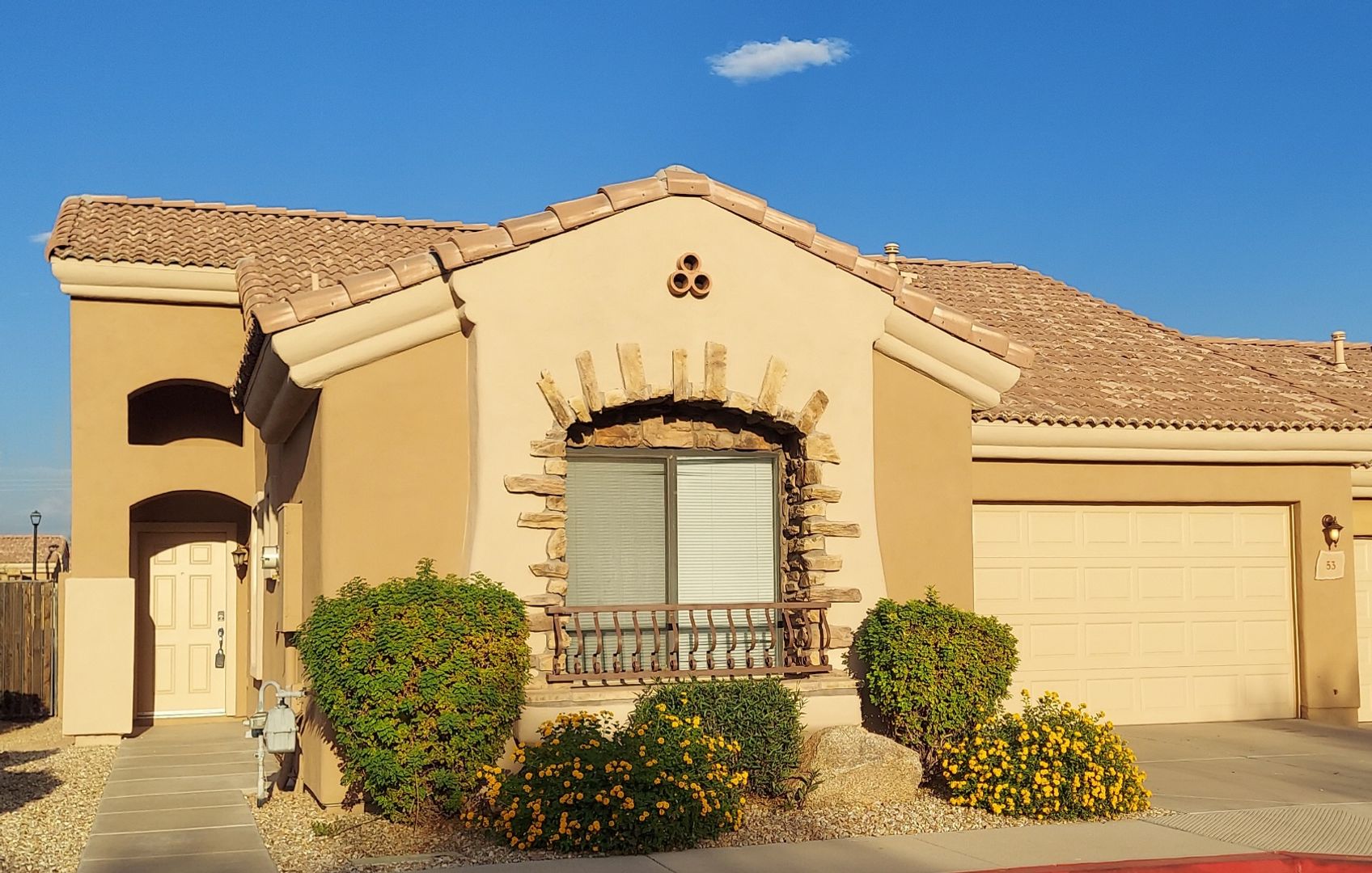 Mesa House: 2565 S SIGNAL BUTTE #53