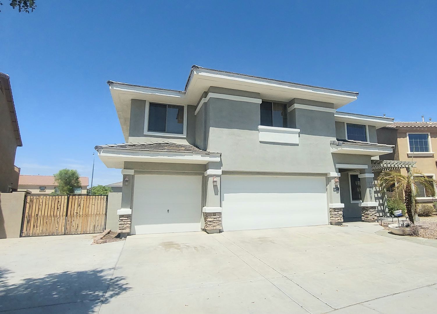 AVONDALE House: 134 N. 109TH DRIVE