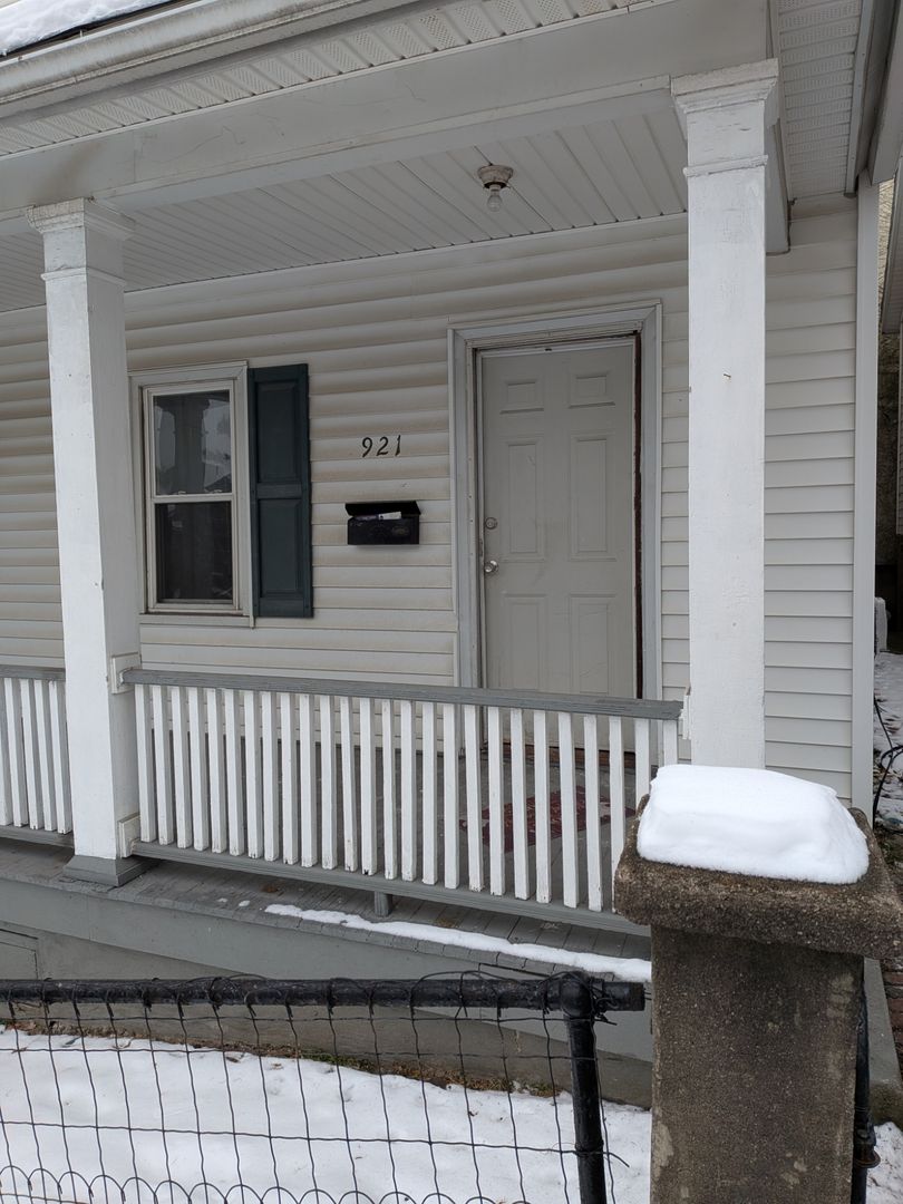 Scranton Apartment: 921-923 Lonergan ct