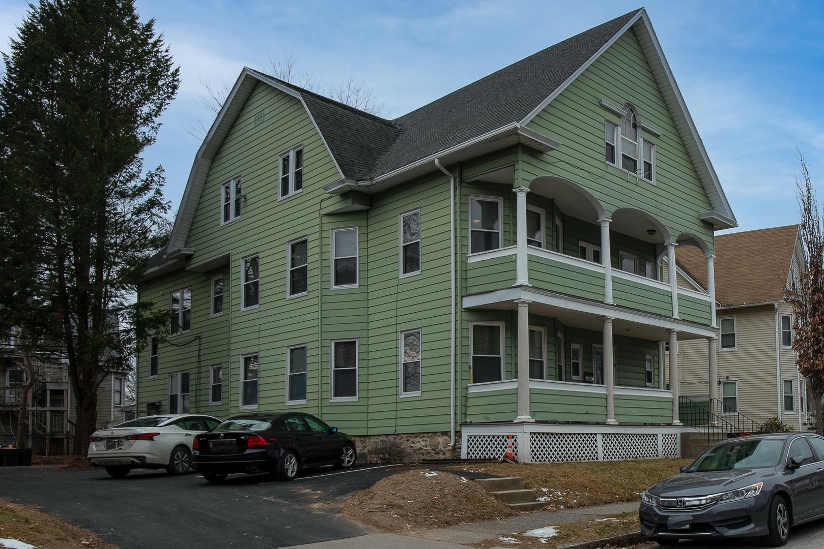 Worcester Apartment: 9 Oberlin