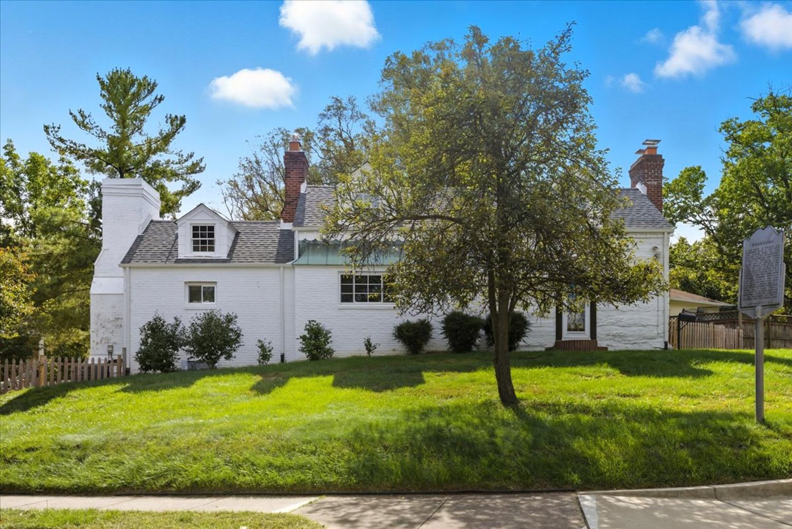 Arlington House: 4576 26Th St N