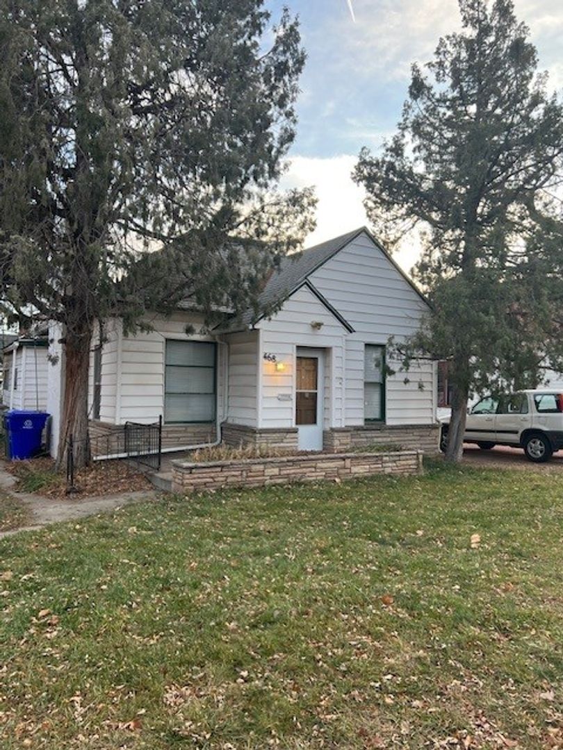 Loveland House: 468 West 5th Street