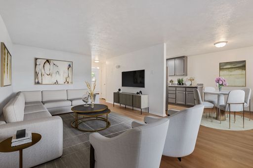 Welcome Home! Newly Remodeled 2-bedroom, 1-bath Apartment – photo 1