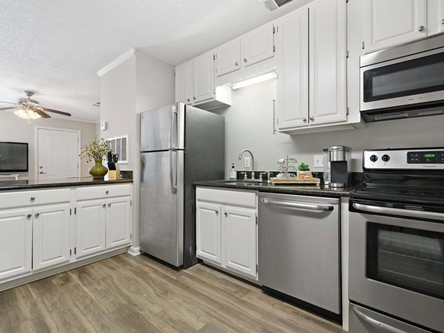 Mobile Apartment: 2260 Pesnell Ct.
