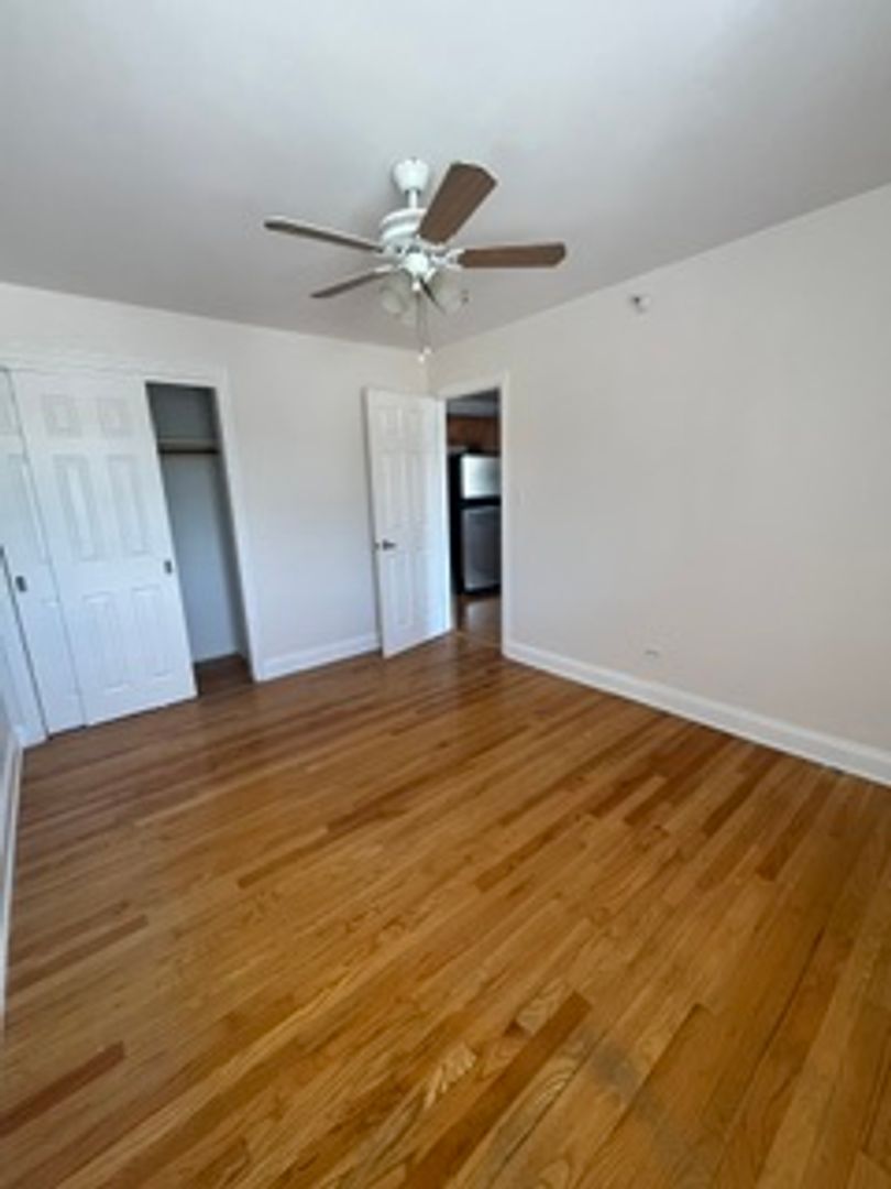 Arlington Heights Apartment: 202-222 N Salem Ave