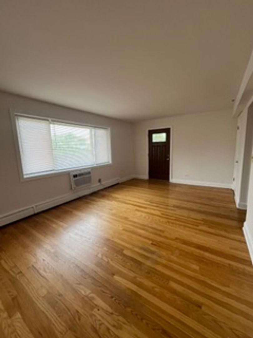 Arlington Heights Apartment: 202-222 N Salem Ave