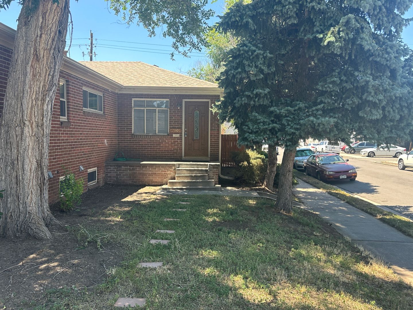 Denver House: 2601 S Lincoln St