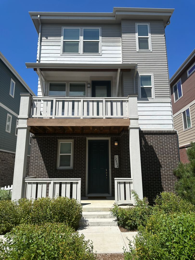 Aurora House: 12884 E Dickenson Ave