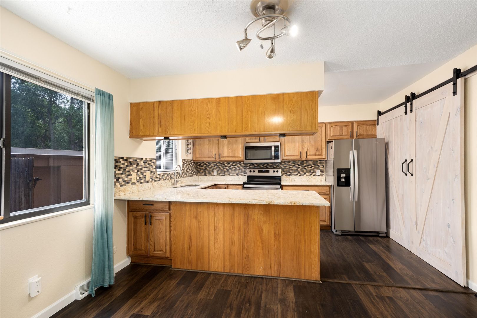 Lakewood Townhome: 562 Vance St #D-9