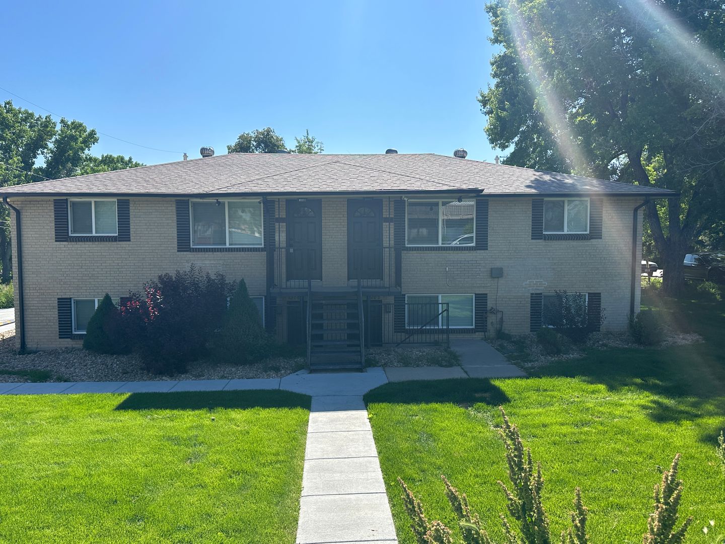 Lakewood Apartment: 1200 Lamar St