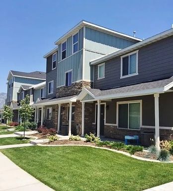 3 Bed/2 Bath Townhome for Rent in Vineyard! – photo 1
