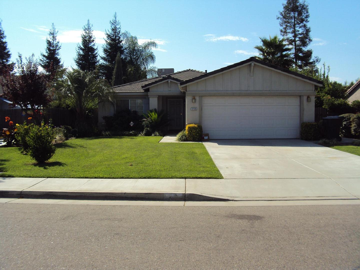 Visalia House: 3739 W. Elowin Avenue