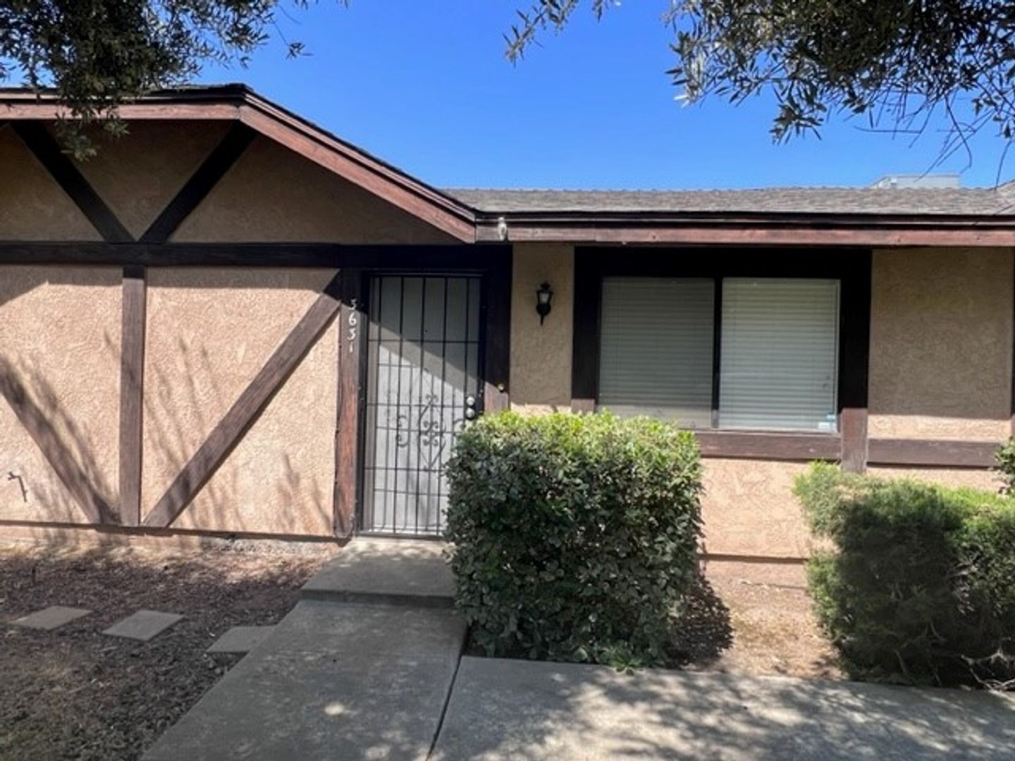 Visalia Apartment: 3627-3633 Shady