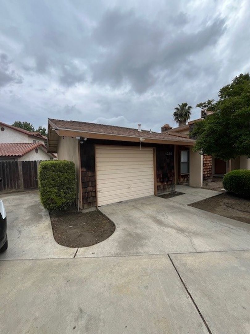 Visalia Apartment: 4340 W. Douglas Avenue