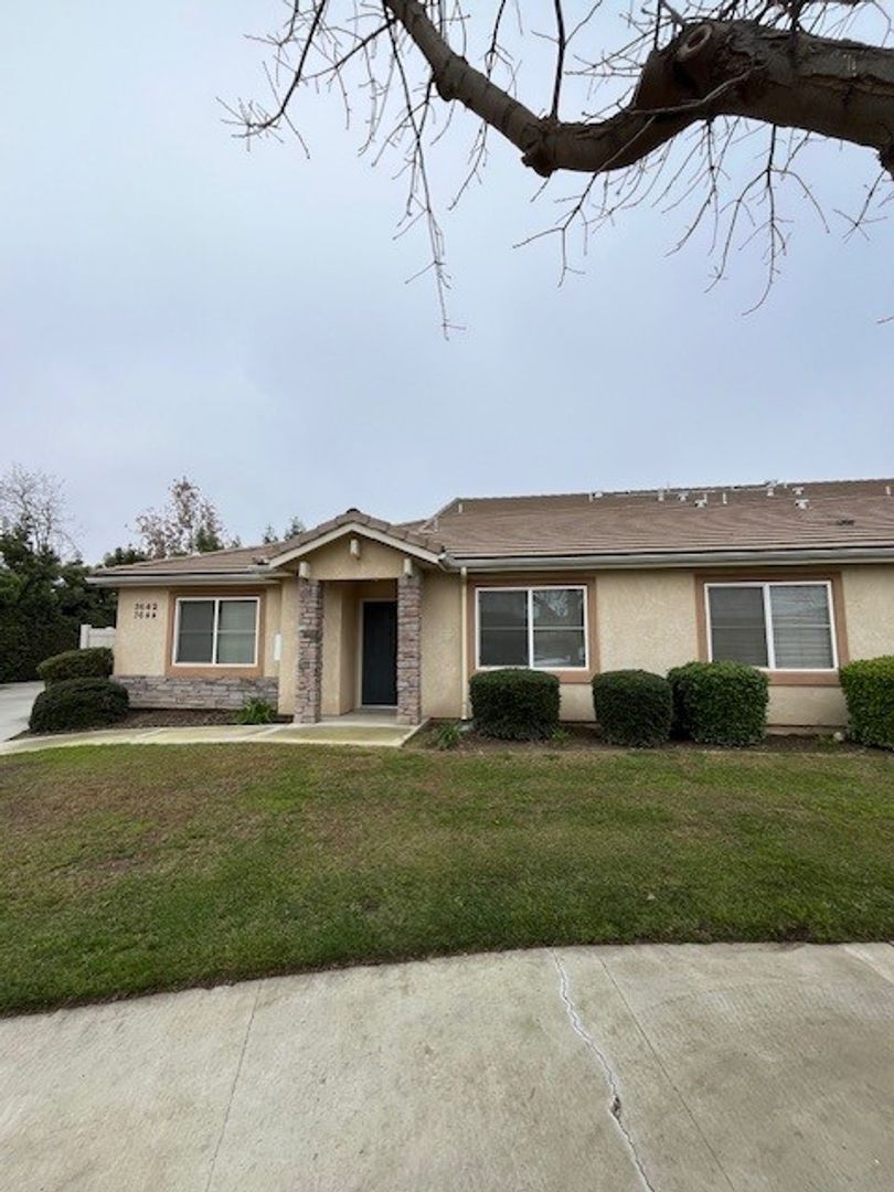 Visalia Apartment: 3642-3648 W. Babcock