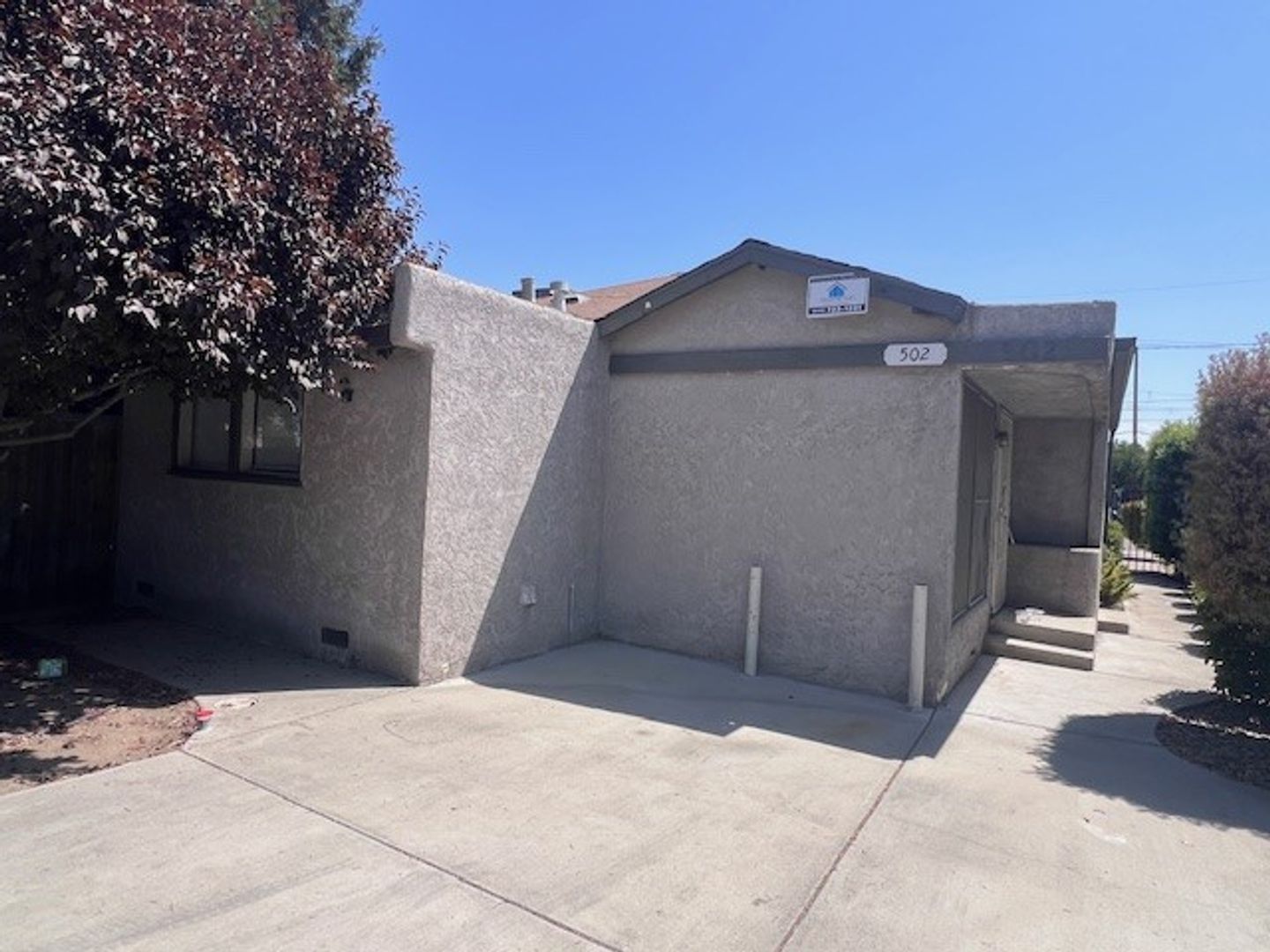 Visalia Apartment: 502 S. Santa Fe Street