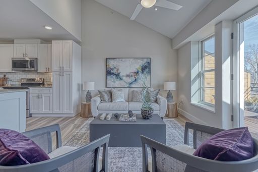 Spectacular 3-Story Townhouse with Private Elevator – photo 1