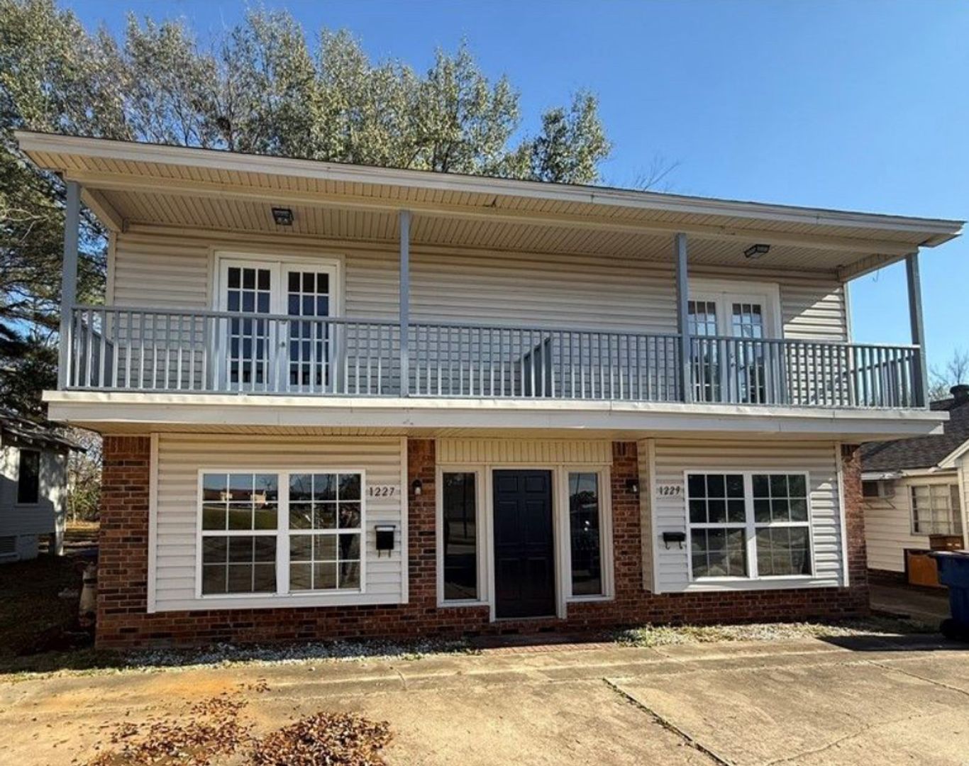 Fort Smith Apartment: 1227/1229 S 17th St.