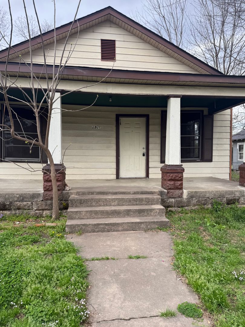 Fort Smith House: 2301 N. 29th Street