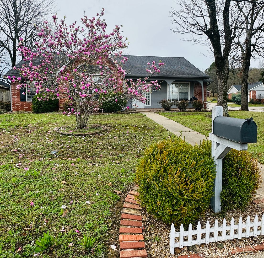 Fort Smith House: 3900  Bristol Ln