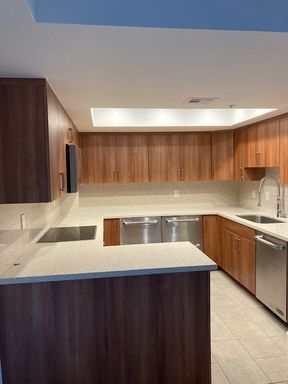 MOVE-IN SPECIAL: $200 OFF FIRST MONTH'S RENT - LUXURY RESORT STYLE LIVING – photo 1