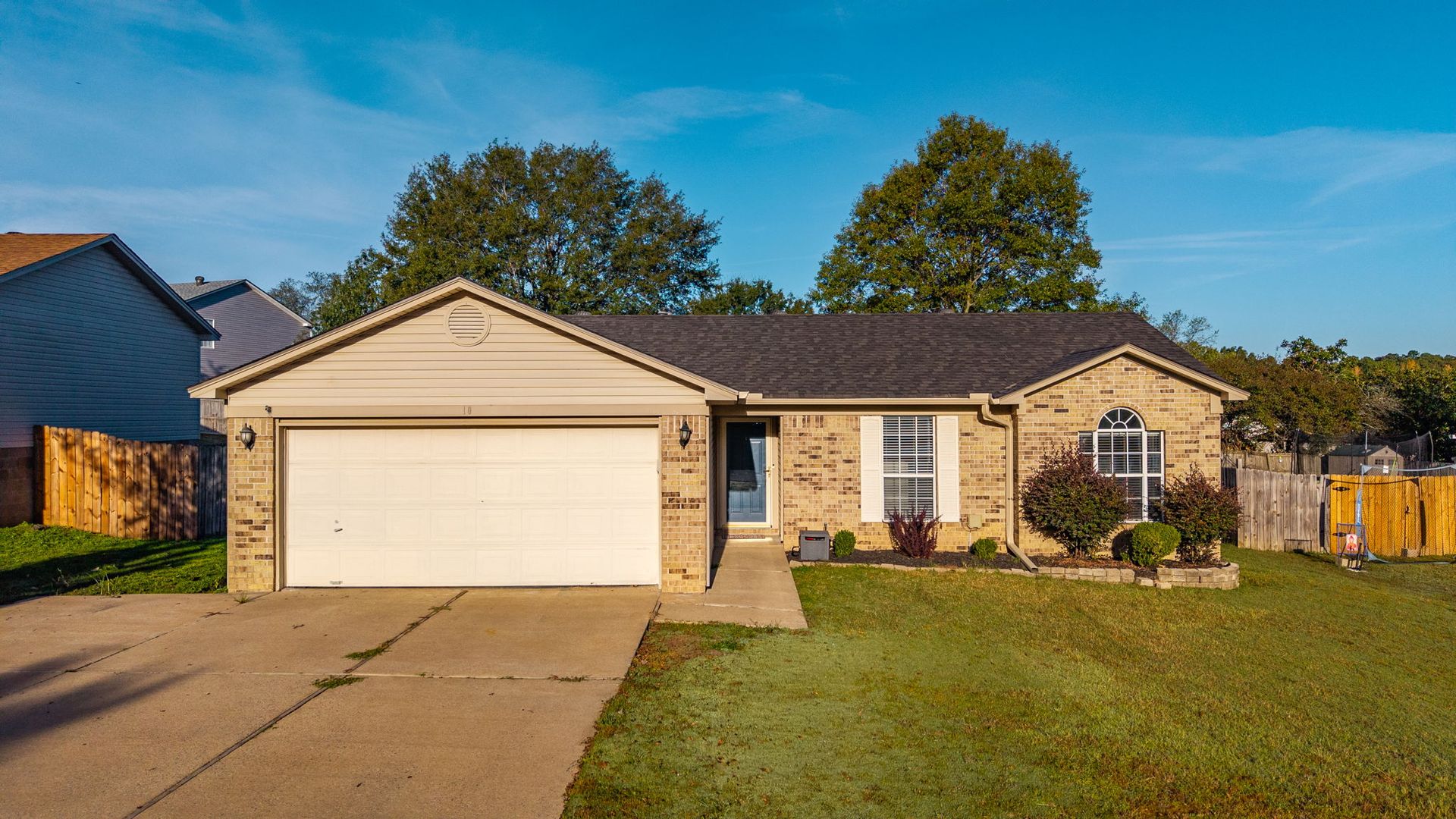Maumelle House: 10 Meadow Ridge Loop