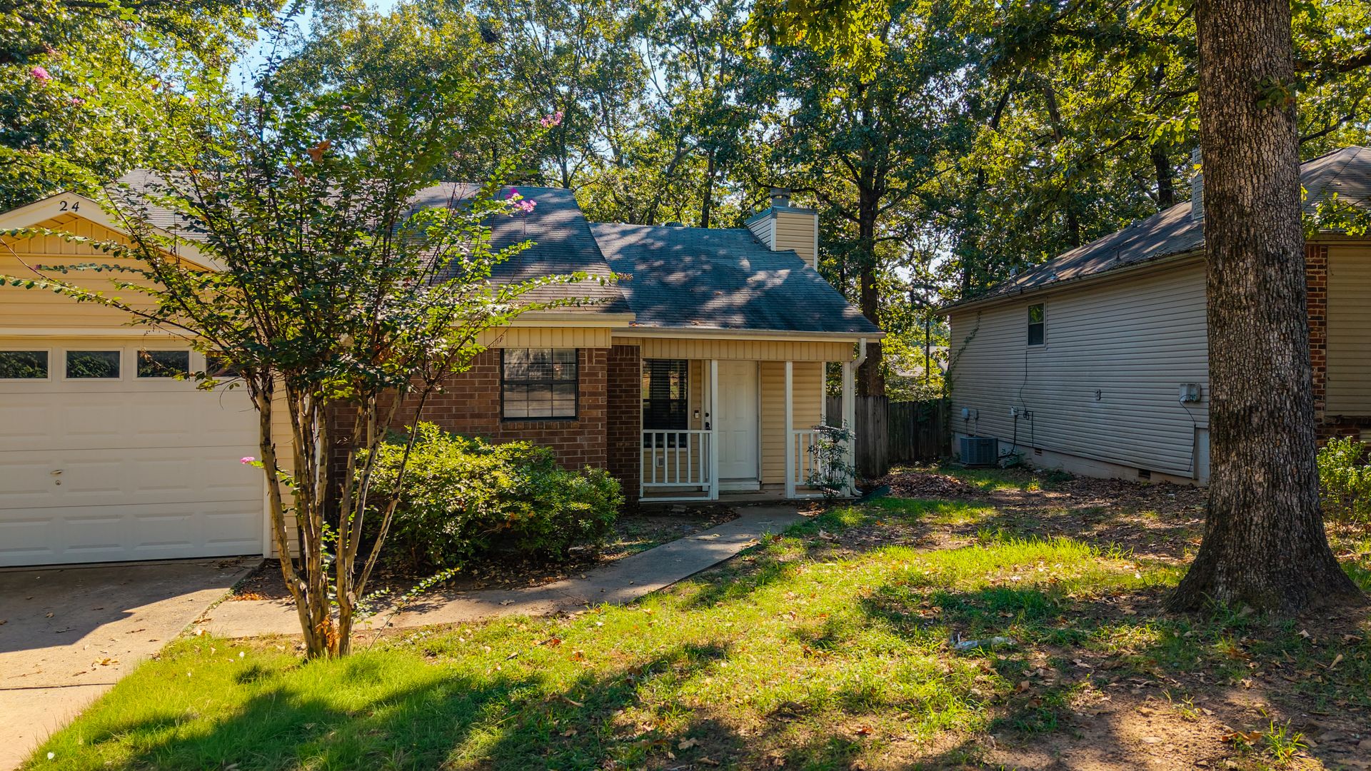 Maumelle House: 24 Oak Ridge Dr