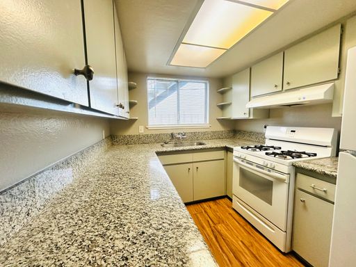 Move In & Save $500! Pet Friendly 1 Bedroom