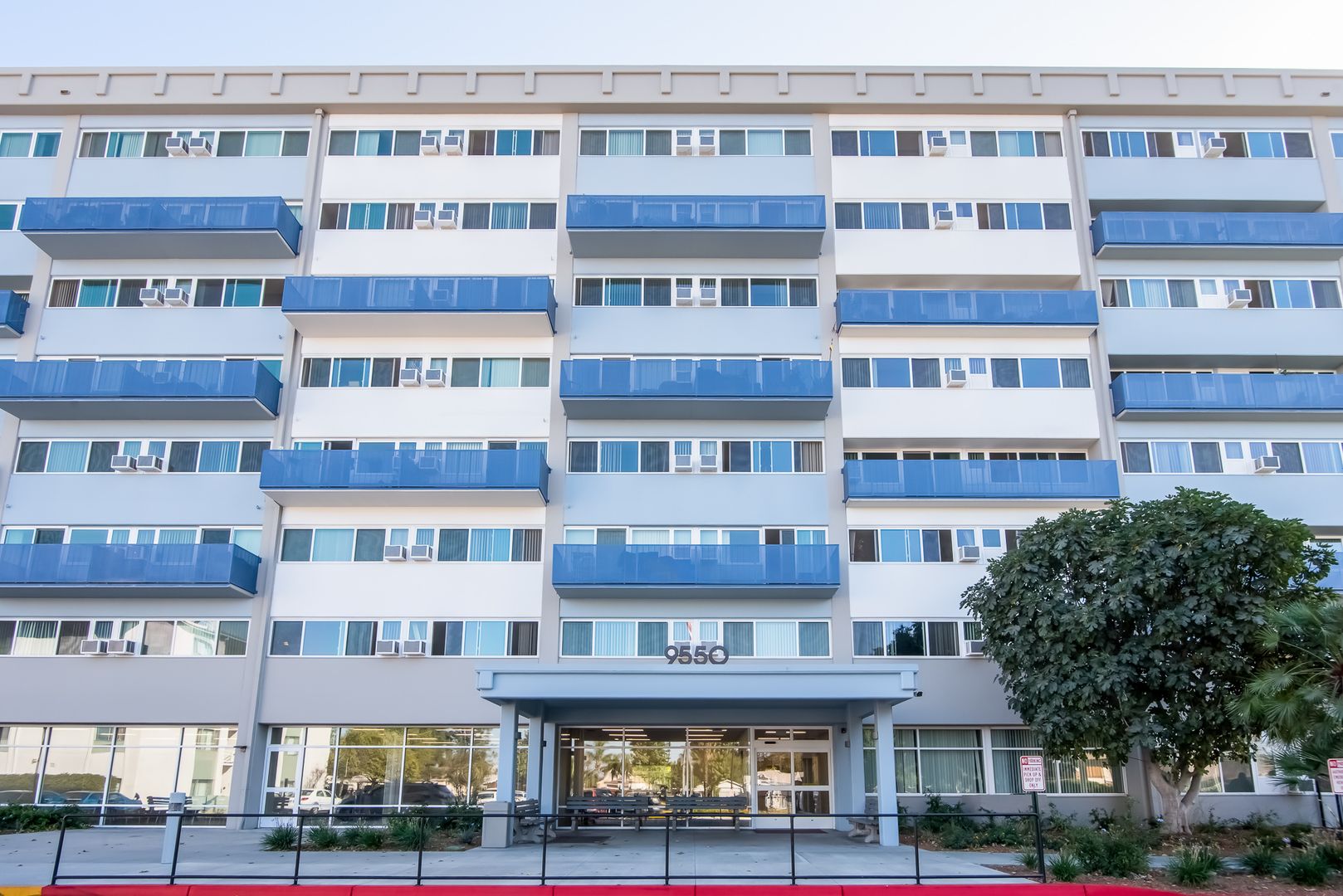 Bellflower Apartment: 9550 Oak Street