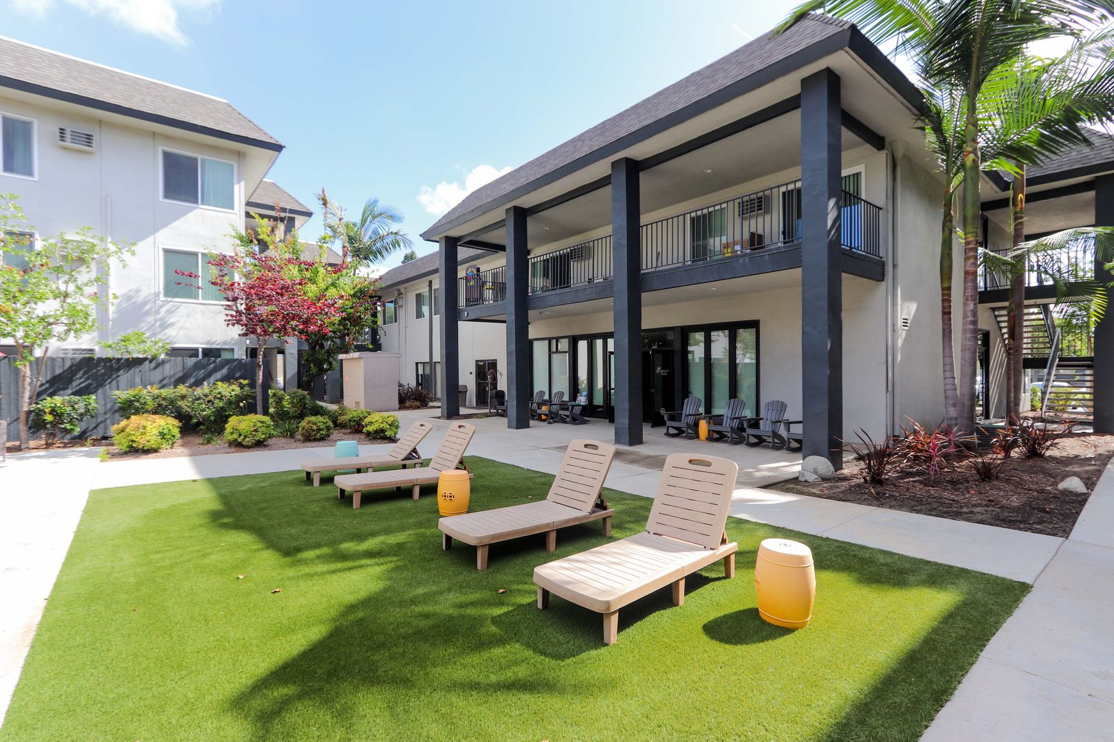 Anaheim Apartment: 225 Southwestern Ave