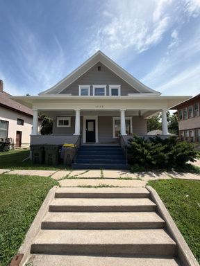 Charming 2-bedroom, 1 bathroom duplex for rent. – photo 1
