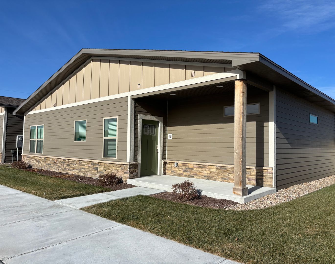 Grand Island Apartment: 1113 North Claude Road