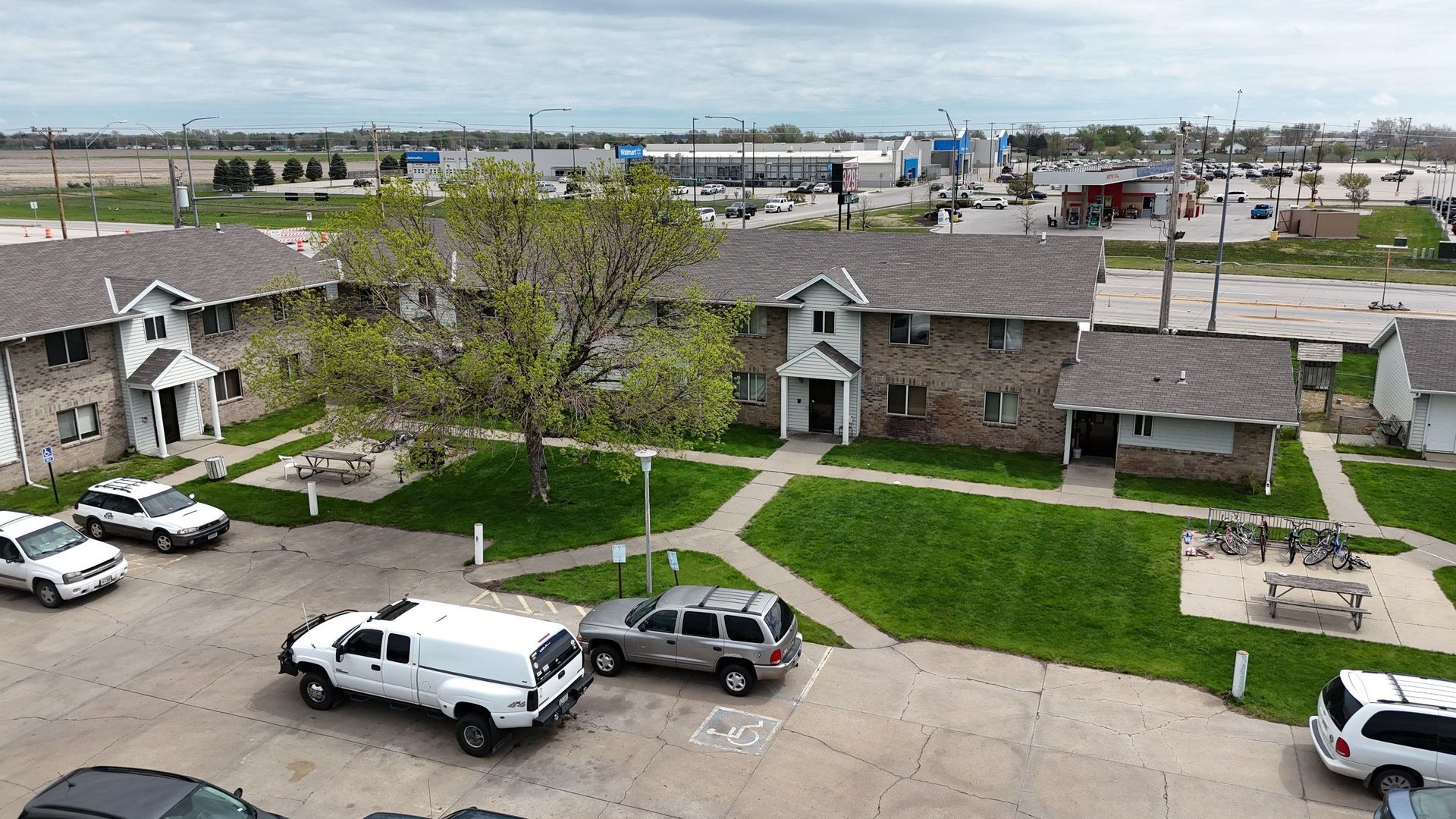 Columbus Apartment: 2481 E 5