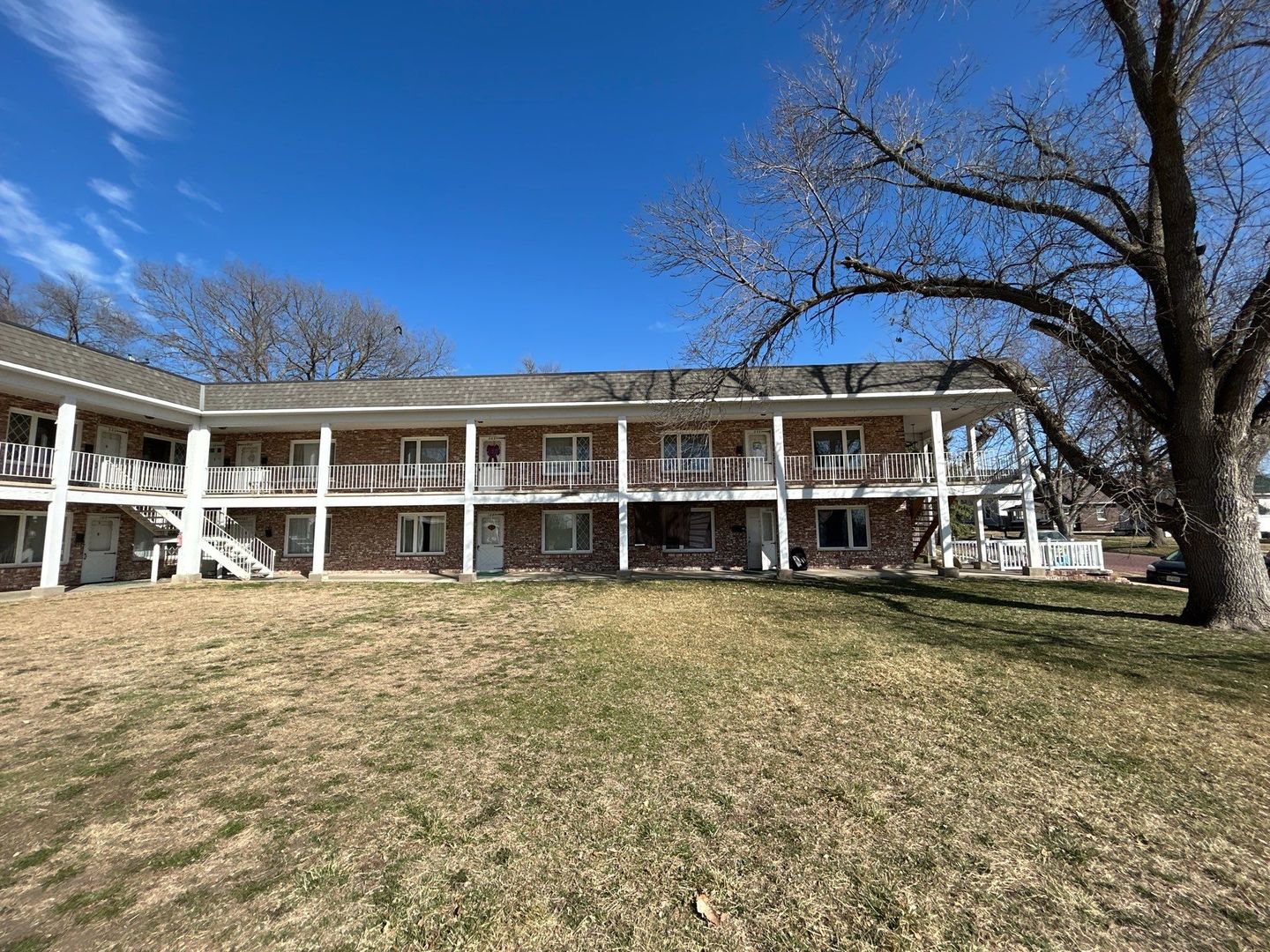 Fairbury Apartment: 905 5th Street
