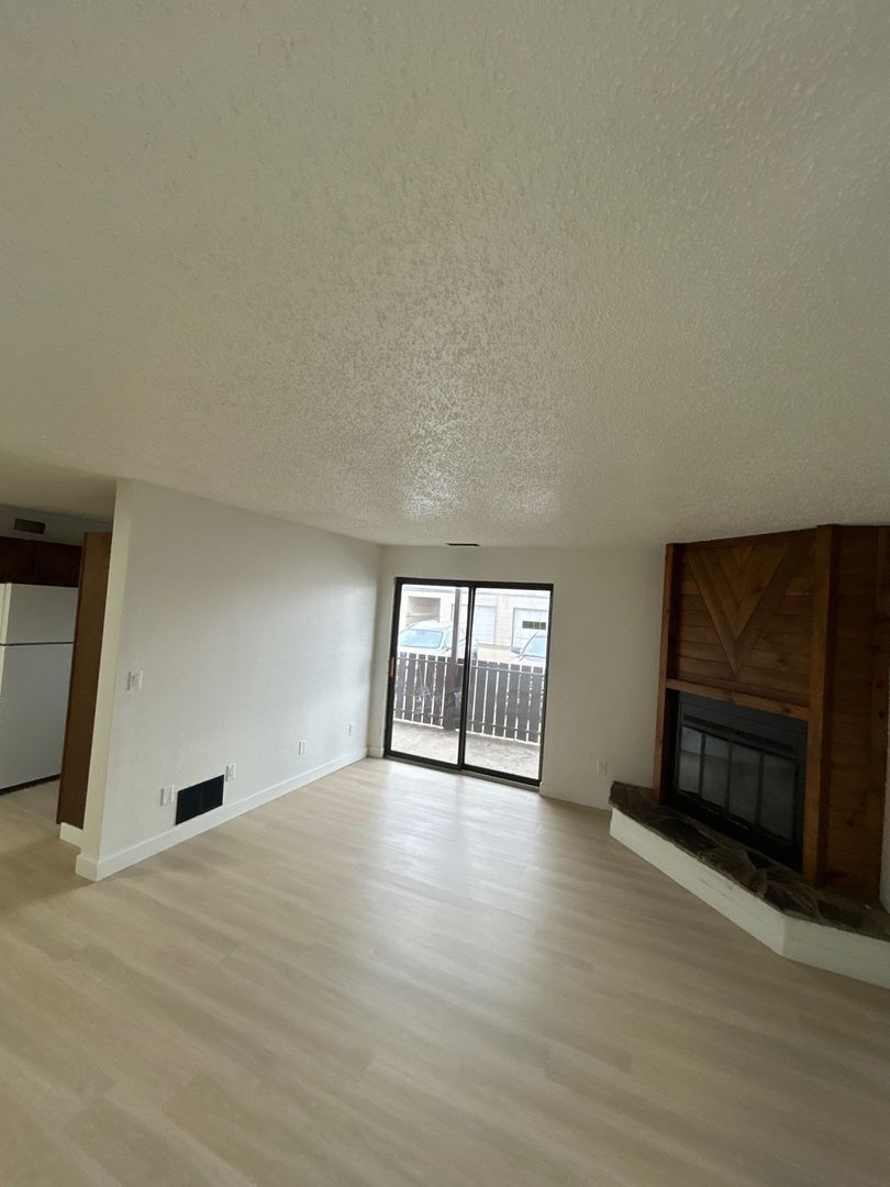 Bismarck Apartment: 215 East Arbor Ave
