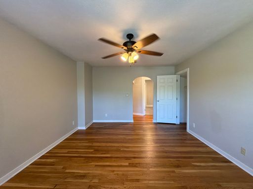 2-bedroom, 1 bathroom apartment for rent – photo 1