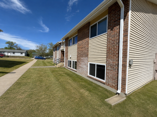 Remodeled 2-bedroom, 1 bathroom apartment for rent in McCook,NE