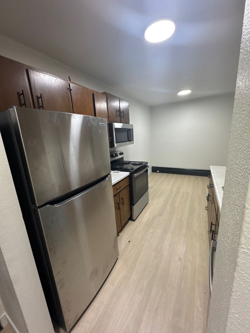 Bismarck Apartment: 215 East Arbor Ave