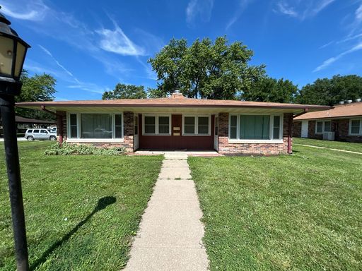 Charming 1-bedroom, 1 bathroom apartment for rent in Hamburg, IA.