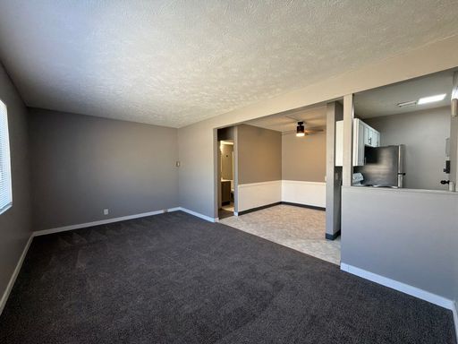 Conveniently located 2-bedroom, 1-bathroom apartment for rent – photo 1