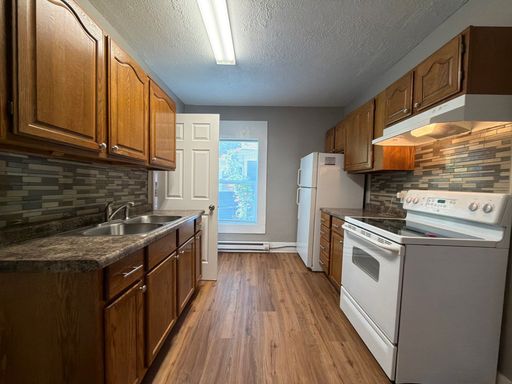 Spacious 2-bedroom, 1-bathroom apartment for rent – photo 1