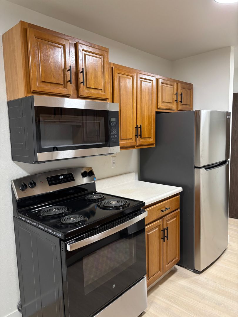 Bismarck Apartment: 215 East Arbor Ave