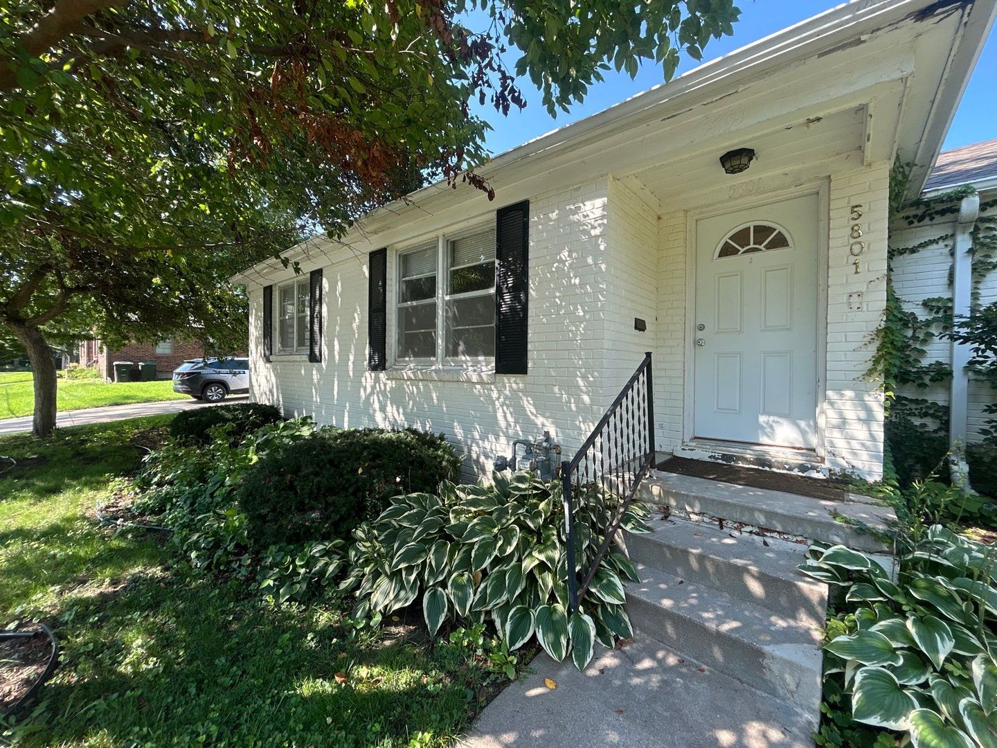 Omaha Apartment: 5801 Lafayette Ave