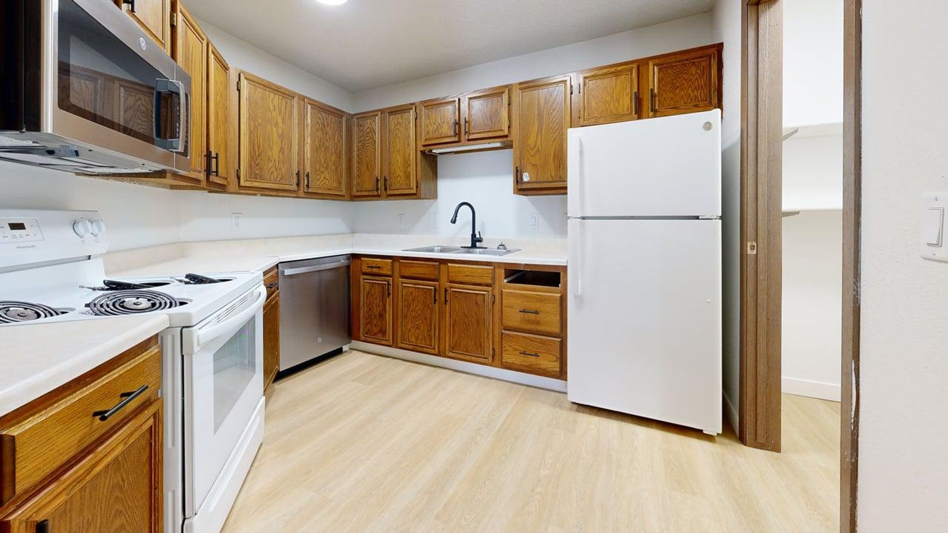 Bismarck Apartment: 215 East Arbor Ave