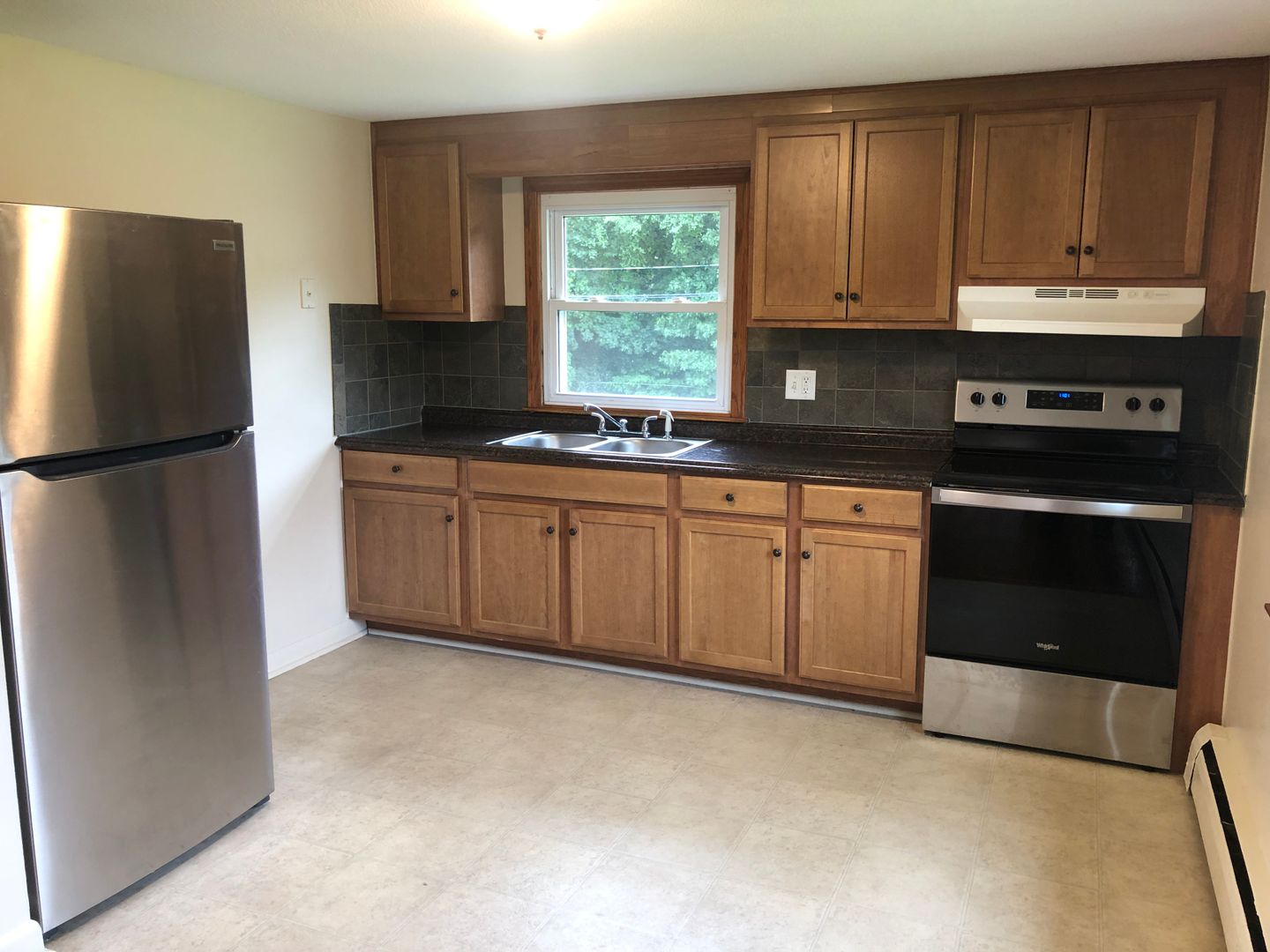 Groveland Apartment: 1 Manor Drive